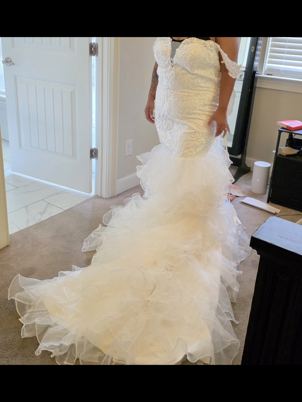 Elegant White Lace Mermaid Wedding Dress with Ruffled Train